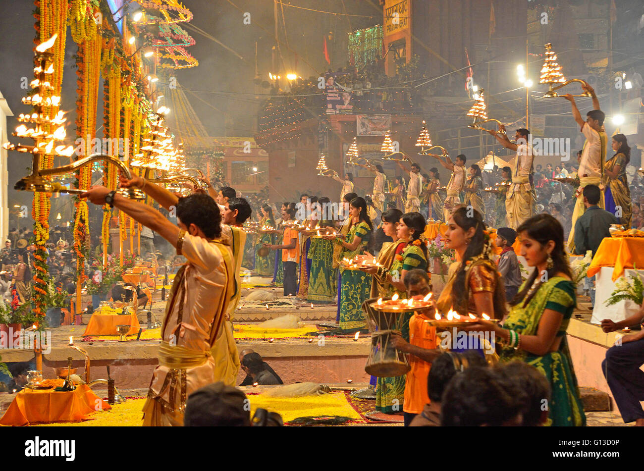 Dev Diwali in Varanasi: A Spiritual Spectacle of Light and Devotion